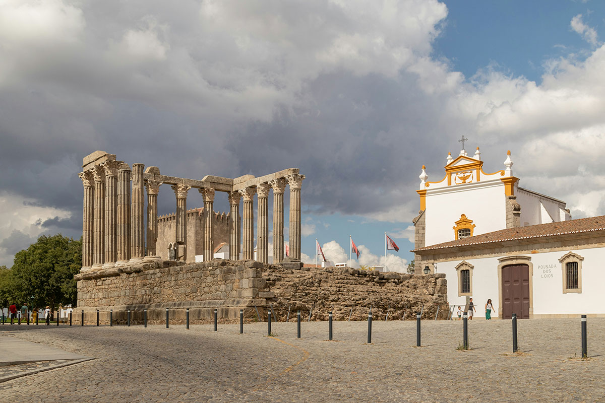 Colunas do Templo Romano de Évora